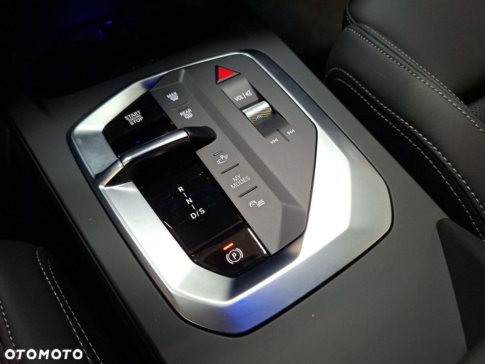 BMW Seria 1 120 mHEV - 17