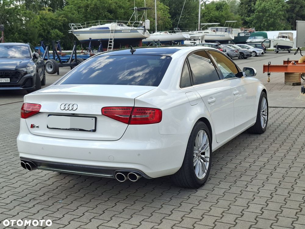 Audi A4 Limousine - 6