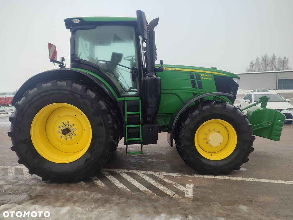 John Deere 6R250 - 2