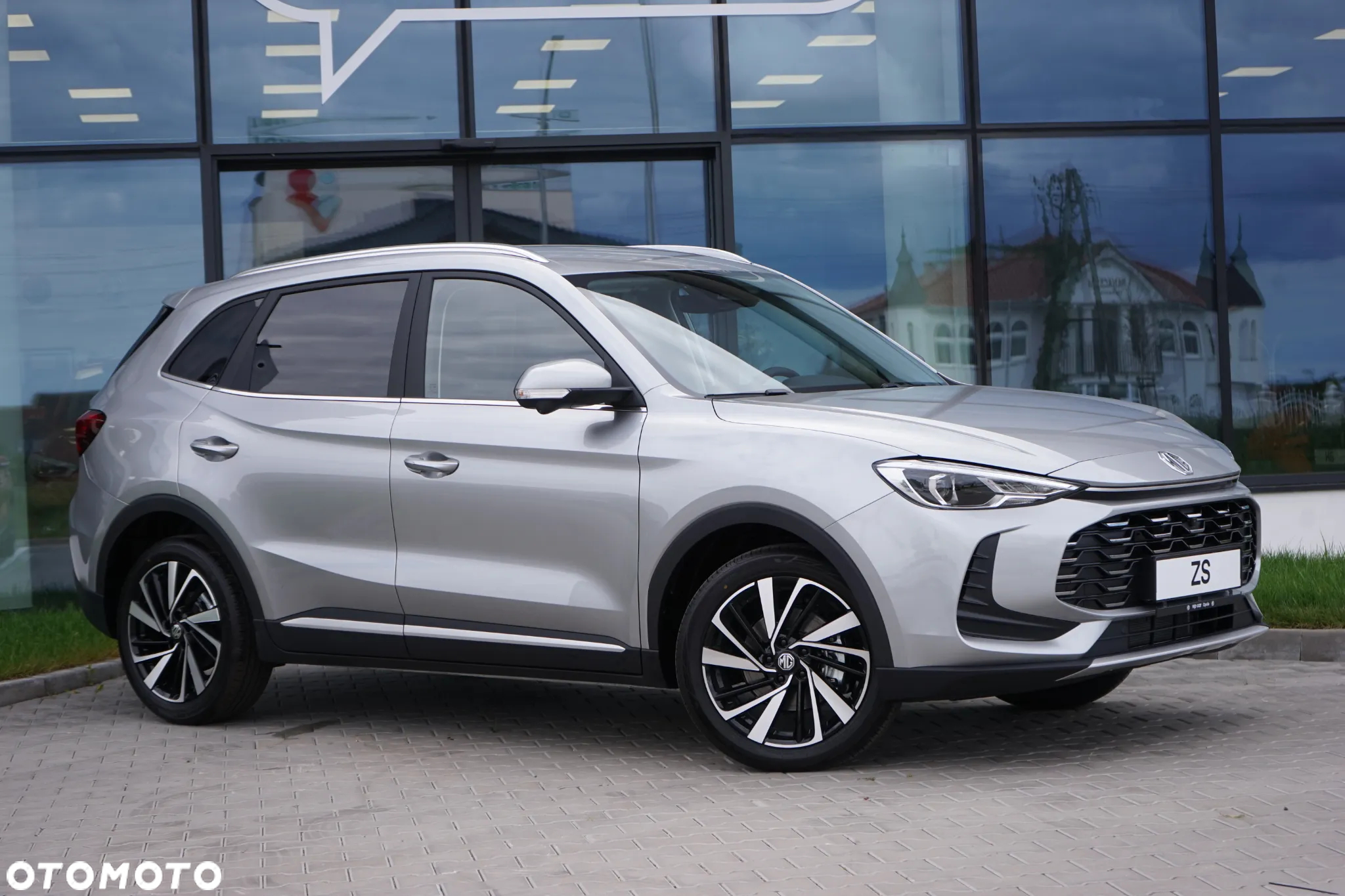 MG ZS 1.5 HEV+ Exclusive - 11
