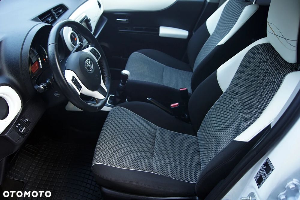 Toyota Yaris 1.33 VVT-i Edition 2014 - 14