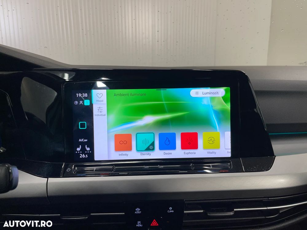 Volkswagen Golf 1.5 eTSI ACT DSG MHEV Life - 18