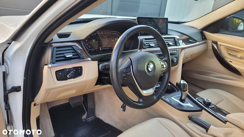BMW Seria 3 328i xDrive - 9