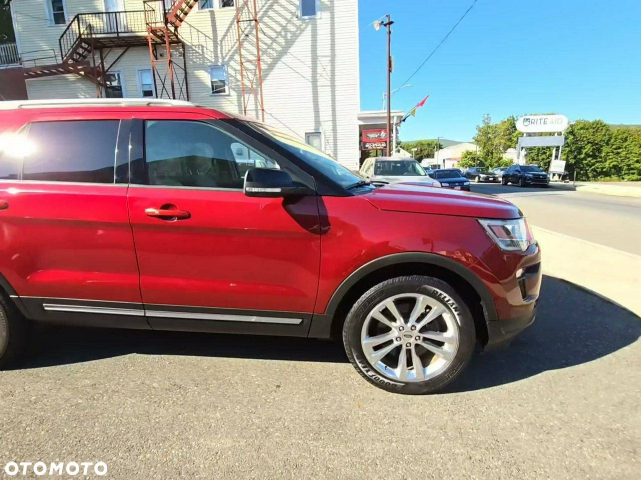 Ford Explorer - 4