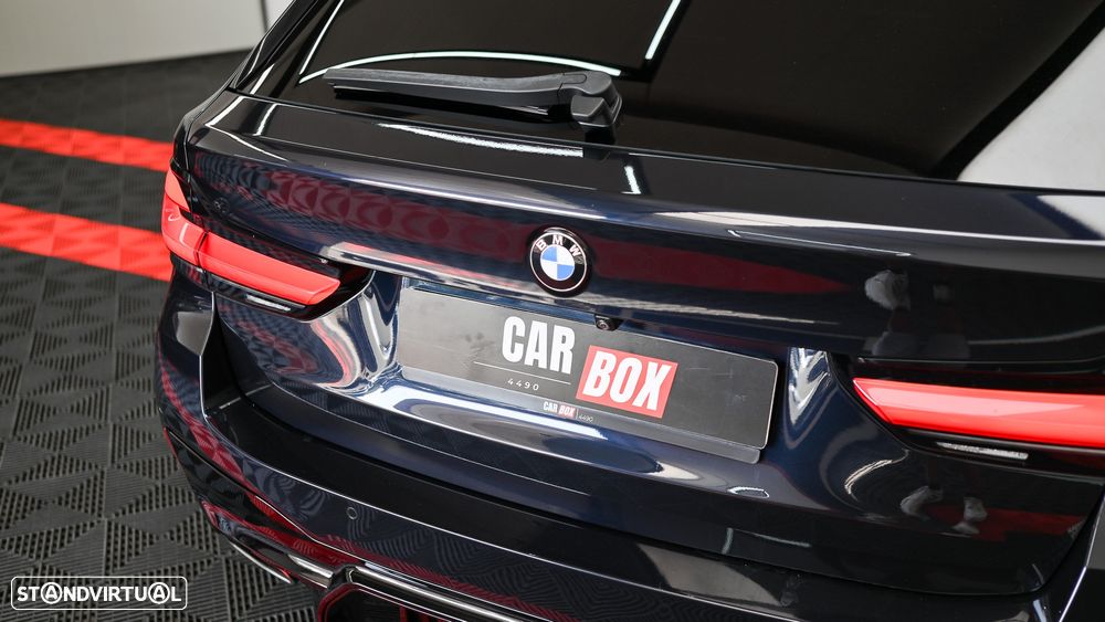 BMW 520 d Pack Desportivo M Auto - 31