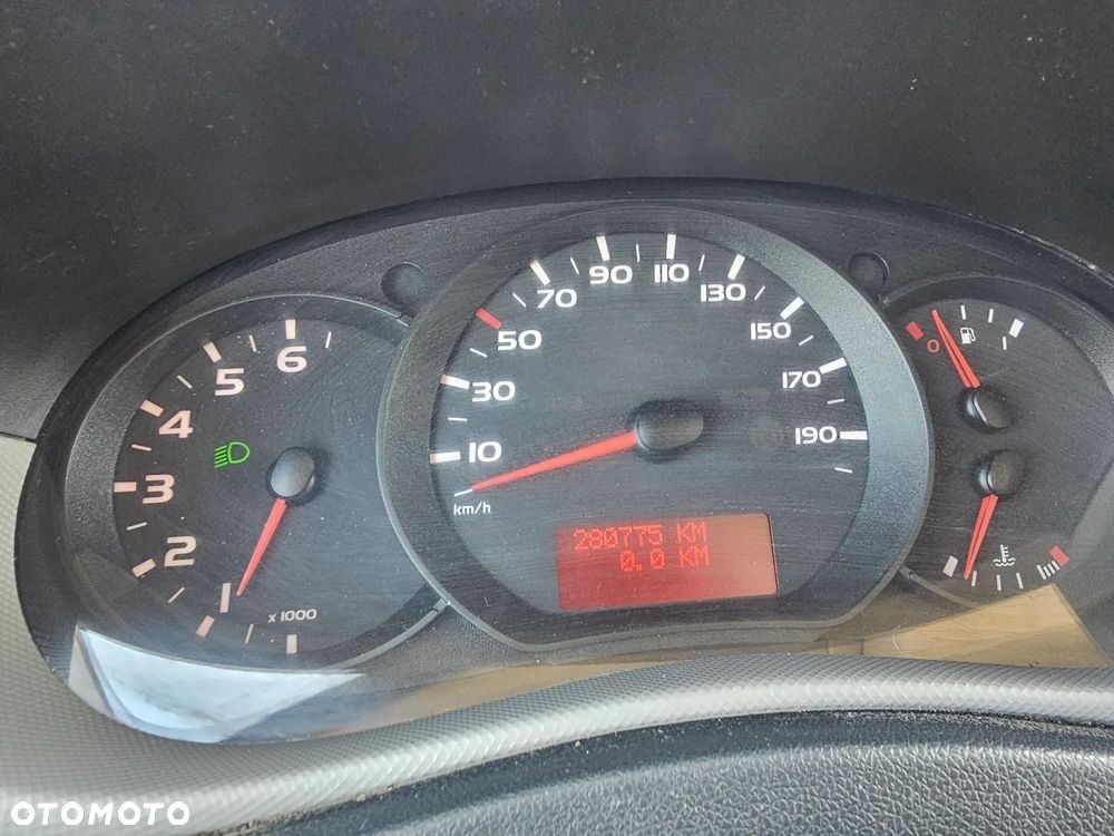 Nissan NV 400 - 6