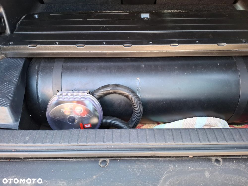 Toyota RAV4 2.0 VVT-i Premium - 24