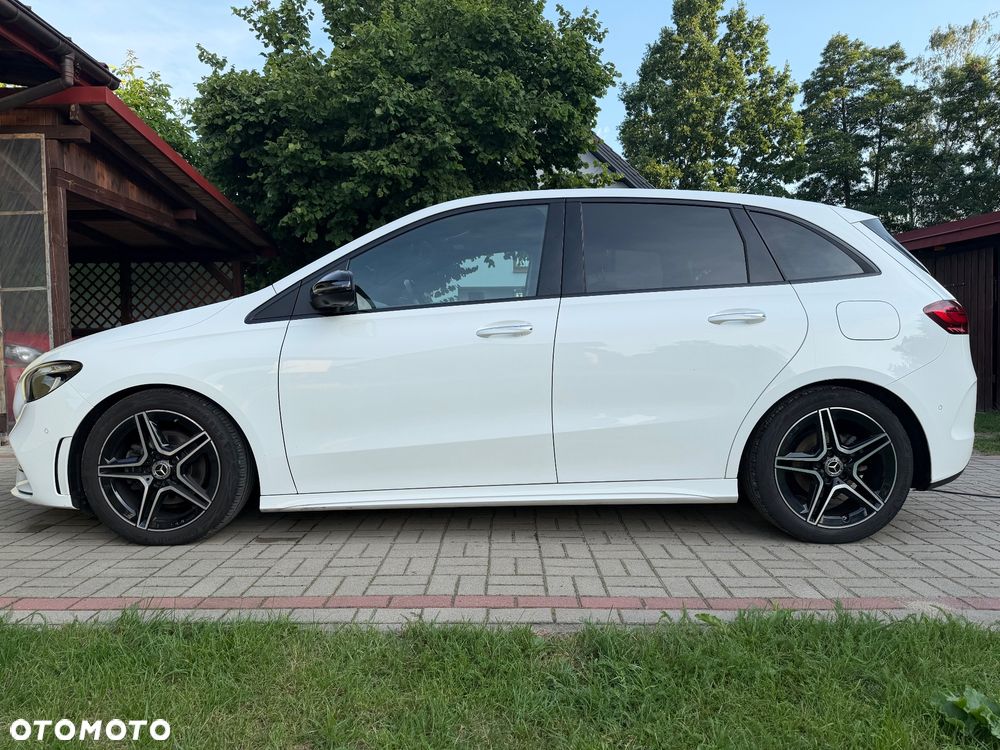 Mercedes-Benz Klasa B 200 d AMG Line 8G-DCT - 3