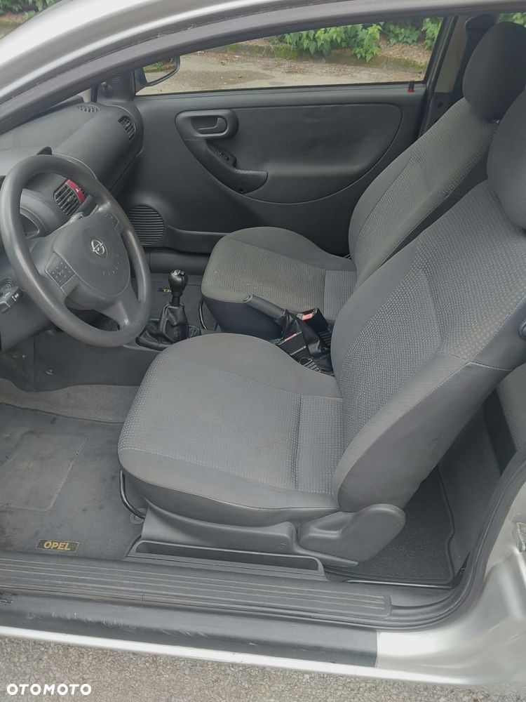Opel Corsa - 8