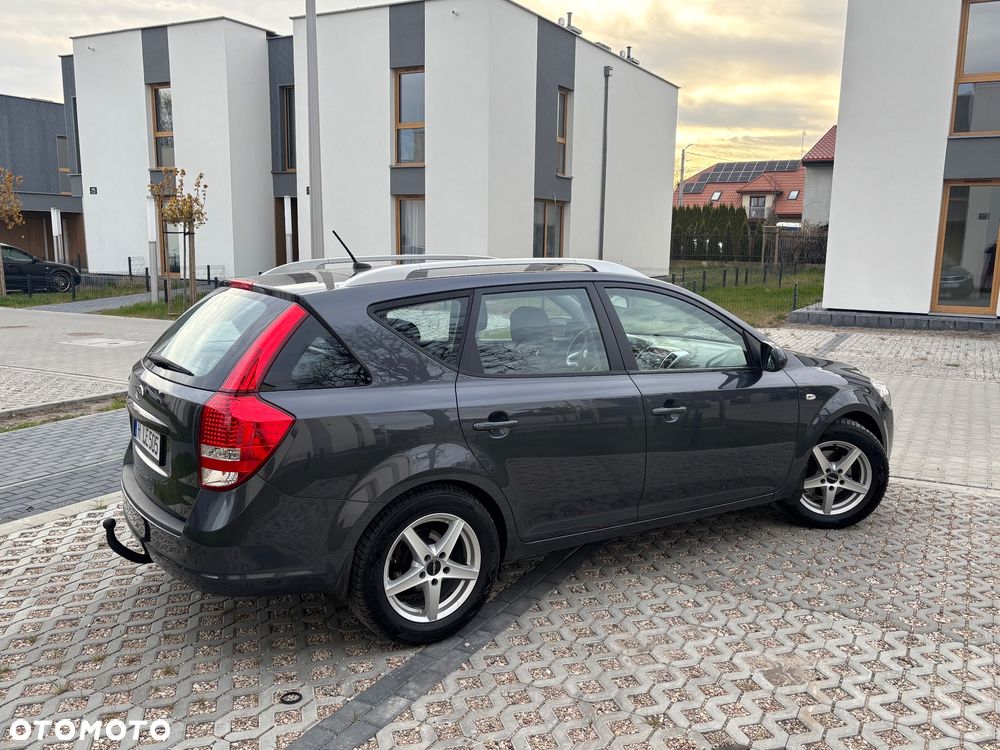 Kia Ceed 1.4 CVVT Spirit - 12