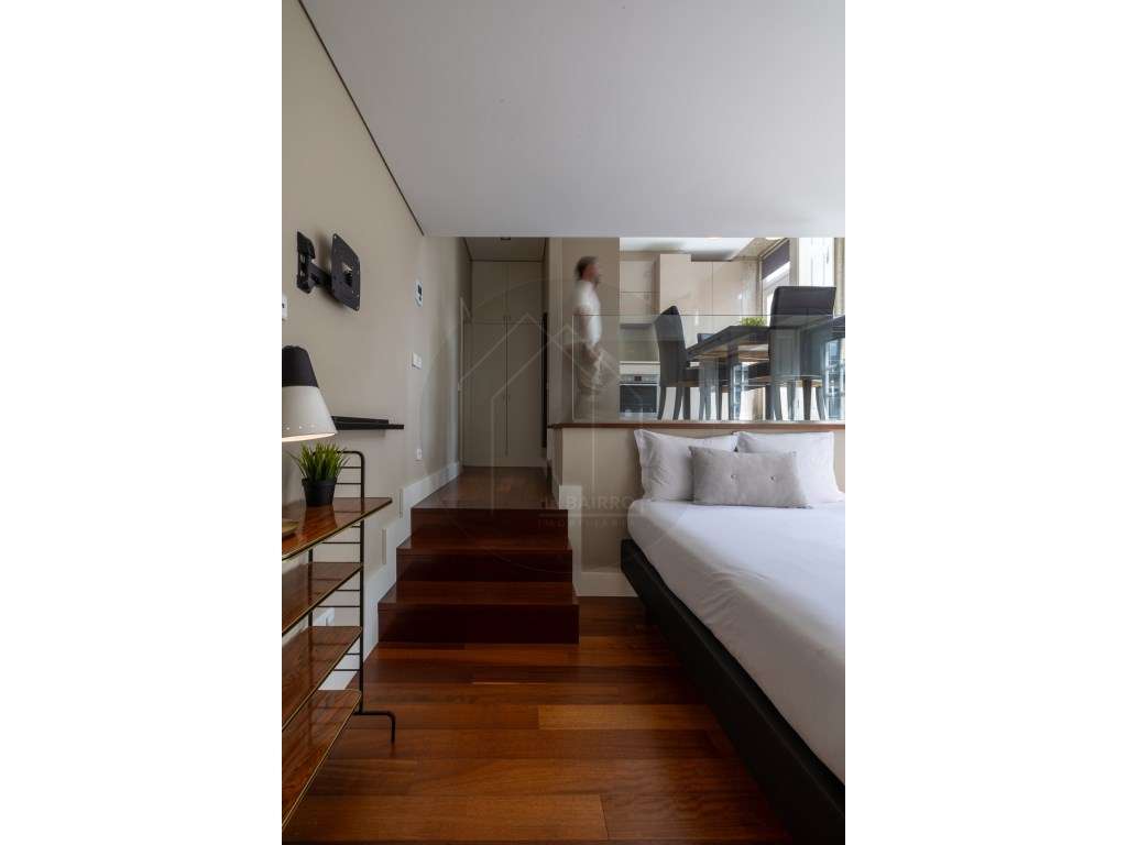 T0+1 Duplex, Vista para a Rua das Flores-Baixa do Porto - Grande imagem: 4/23