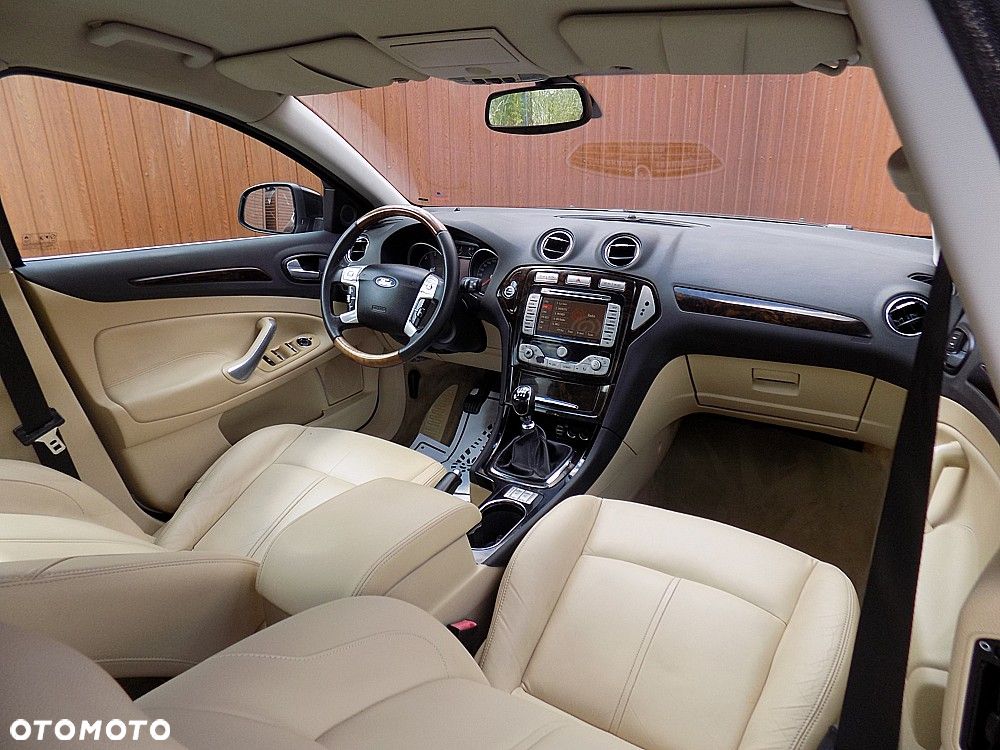 Ford Mondeo 2.0 TDCi Ghia - 19