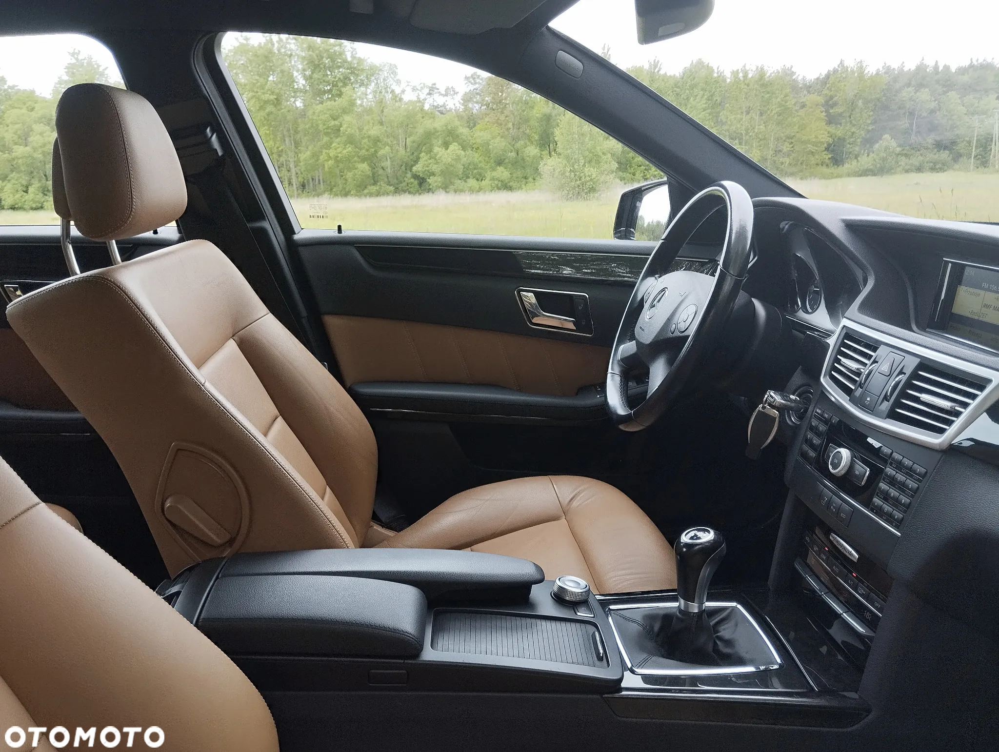 Mercedes-Benz Klasa E 200 BlueEFFICIENCY Avantgarde - 26