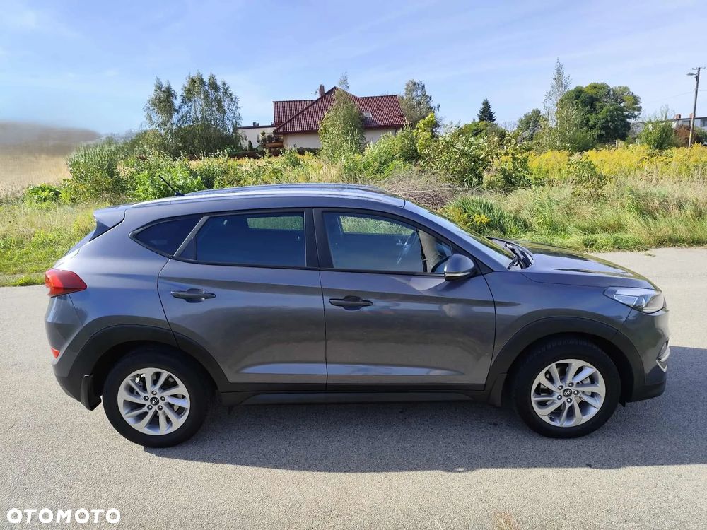 Hyundai Tucson 2.0 CRDI BlueDrive Comfort 2WD - 23