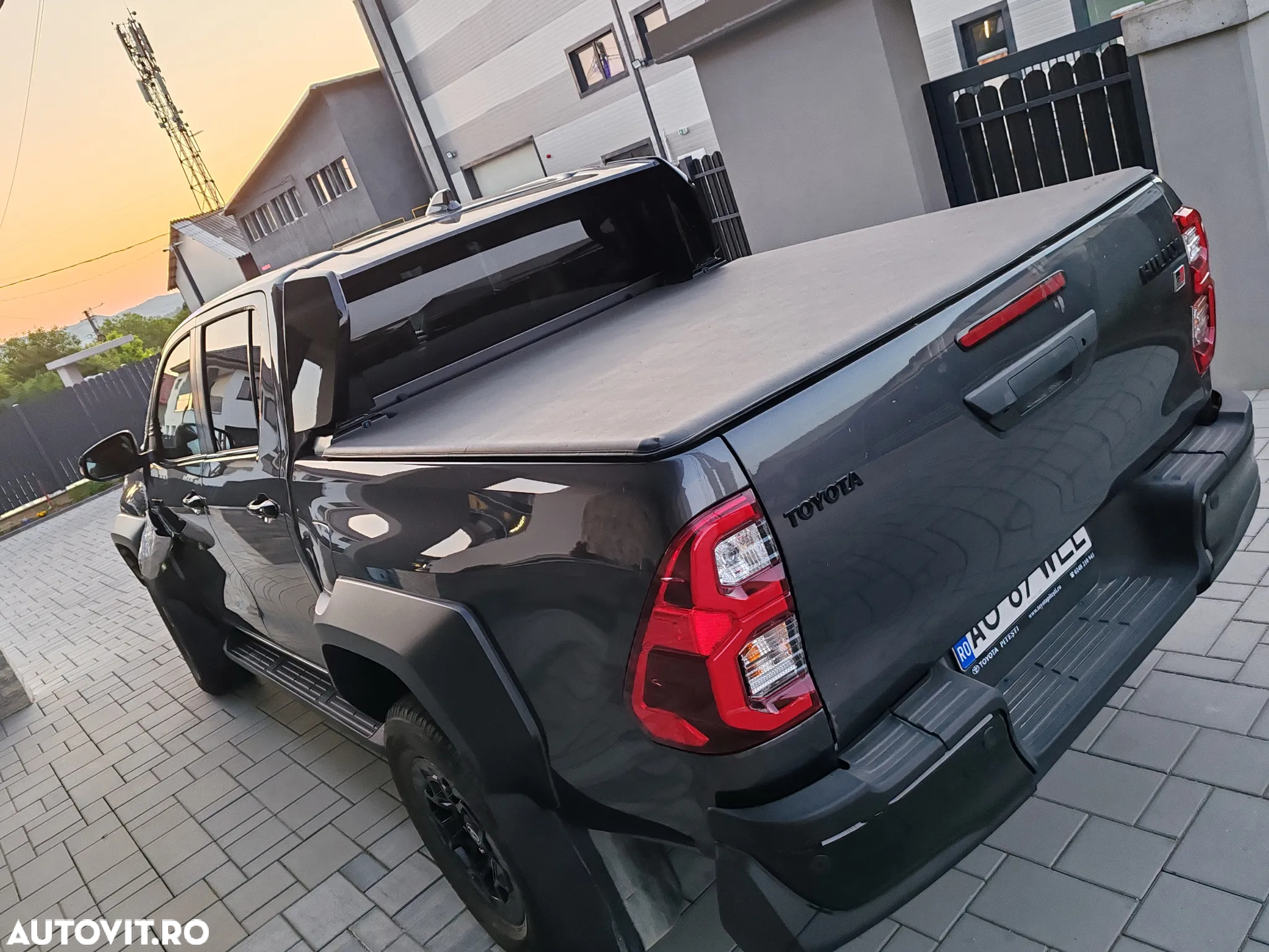 Toyota Hilux 2.8D 204CP 4x4 Double Cab AT GR Sport II - 11