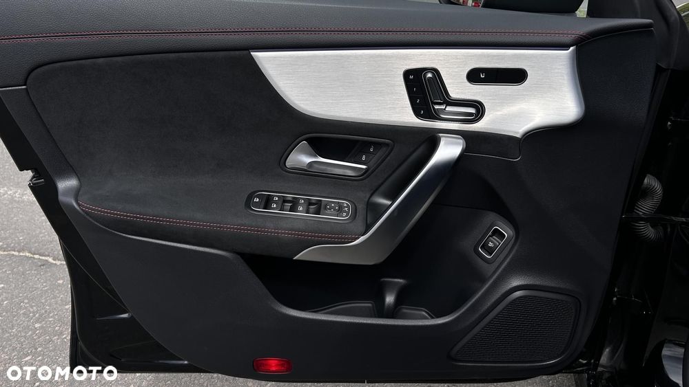 Mercedes-Benz CLA 200 AMG Line 7G-DCT - 13