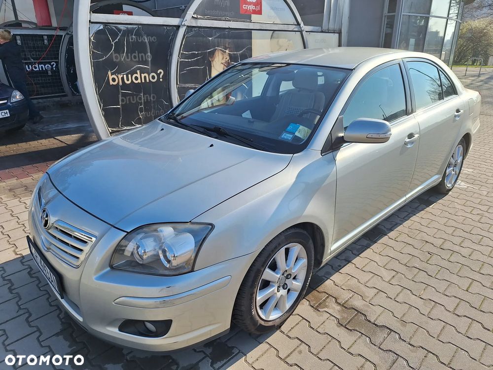 Toyota Avensis 1.8 VVT-i Sol - 1