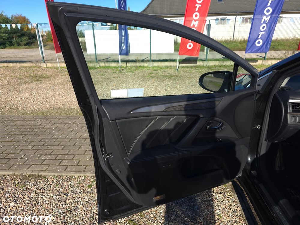Toyota Avensis 2.0 Prestige MS - 18