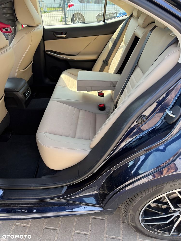Lexus IS 200t Elegance - 13