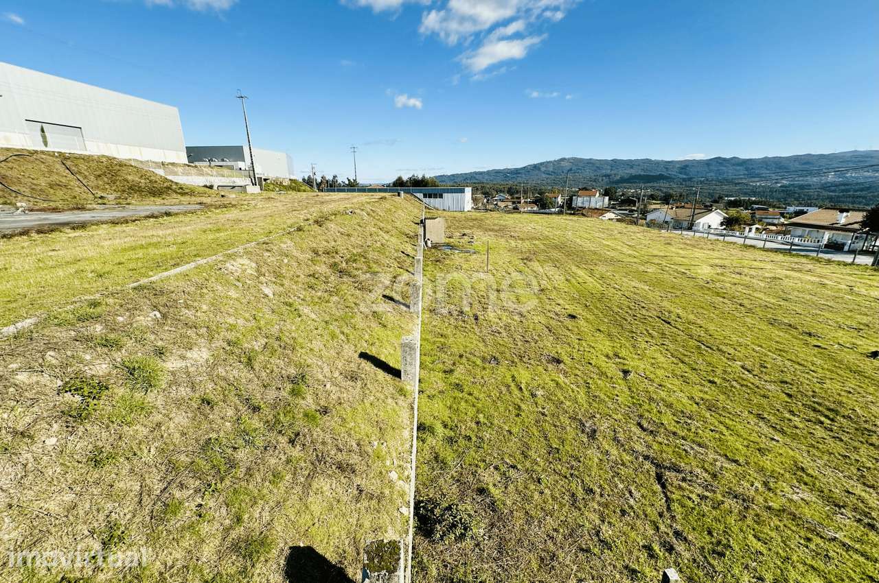 Terreno Urbano na Zona Industrial de Oliveira de Frades - Grande imagem: 2/14