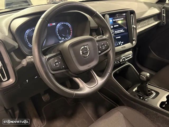 Volvo XC 40 1.5 T2 Momentum Plus - 36