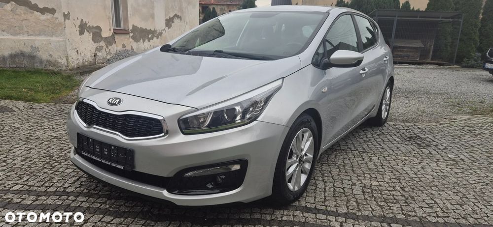 Kia Ceed 1.4 CVVT Dream Team Edition - 6