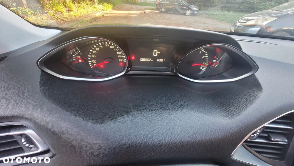 Peugeot 308 1.2 PureTech Allure S&S - 10