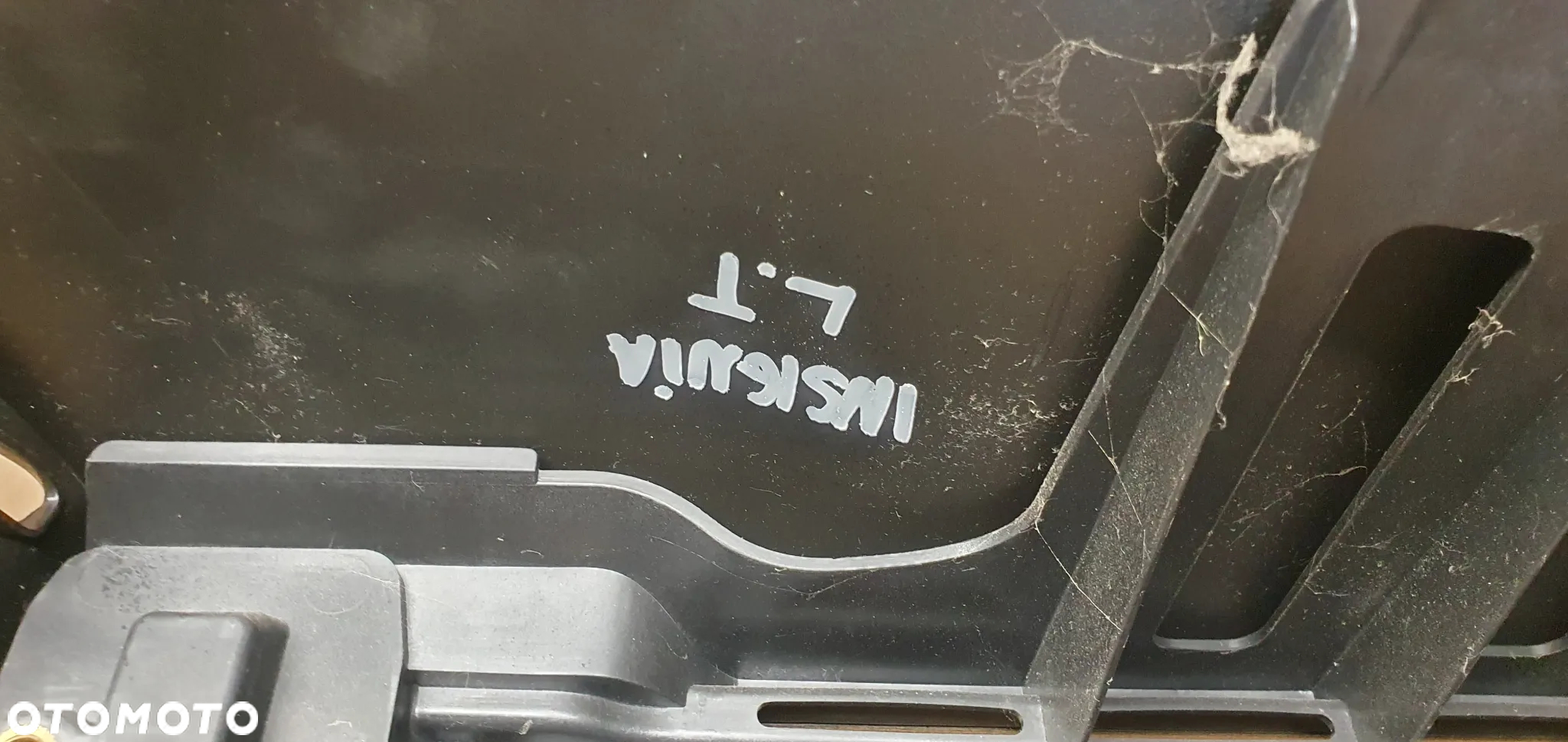 Osłona mocowanie prowadnica rolety lewy tył Opel Insignia A Kombi 13222411 - 7