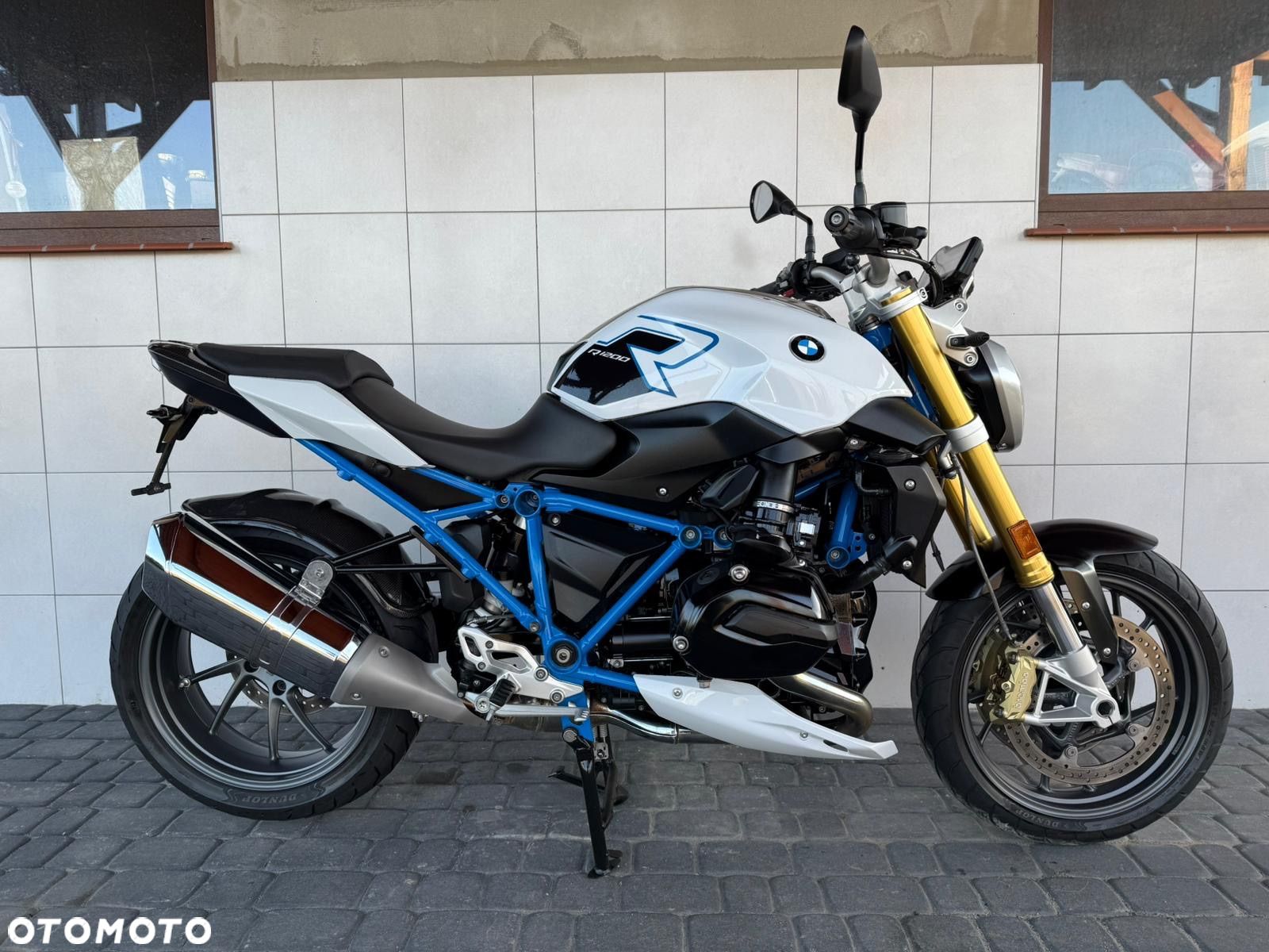 BMW R - 1