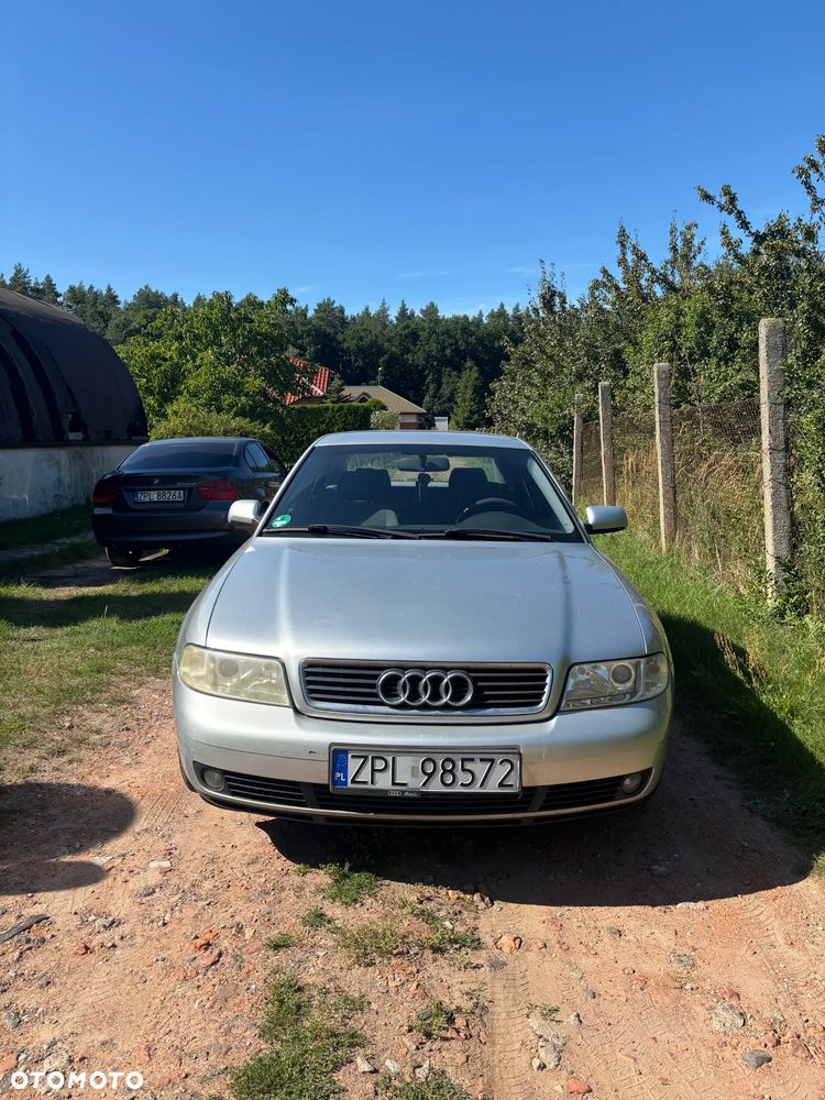Audi A4 Limousine - 1