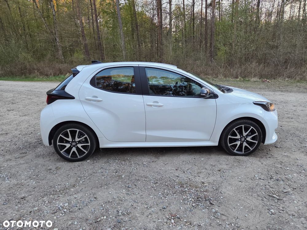 Toyota Yaris 116 1.5 VVT-i Black&White - 11
