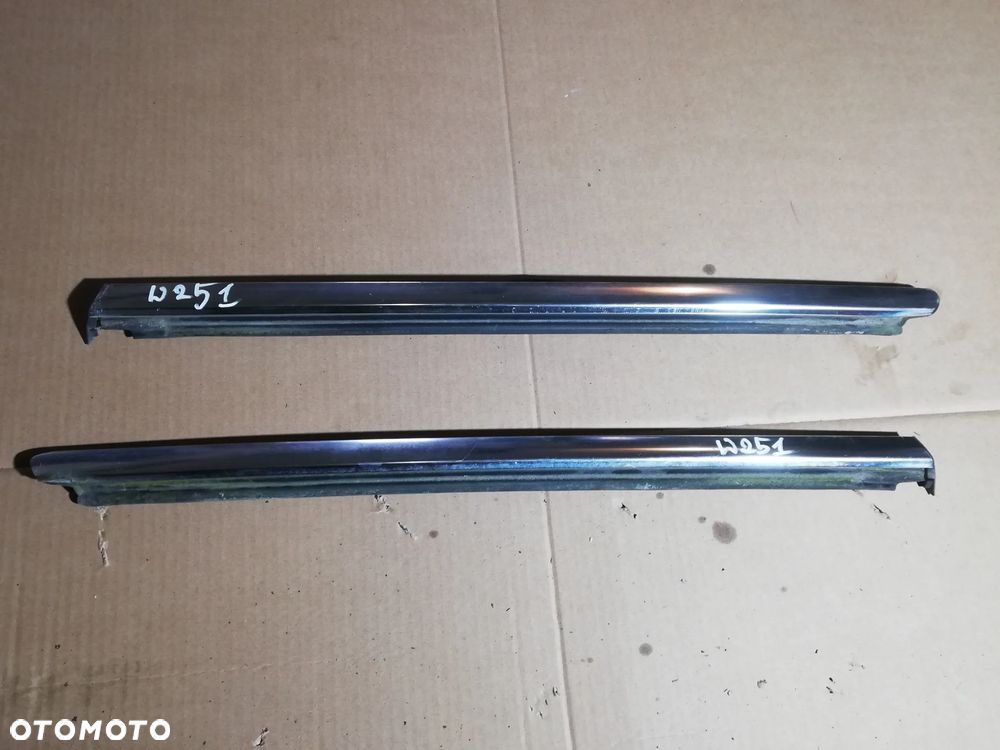 Mercedes W251 listwa szyby karoseryjnej lewa prawa 2516905180