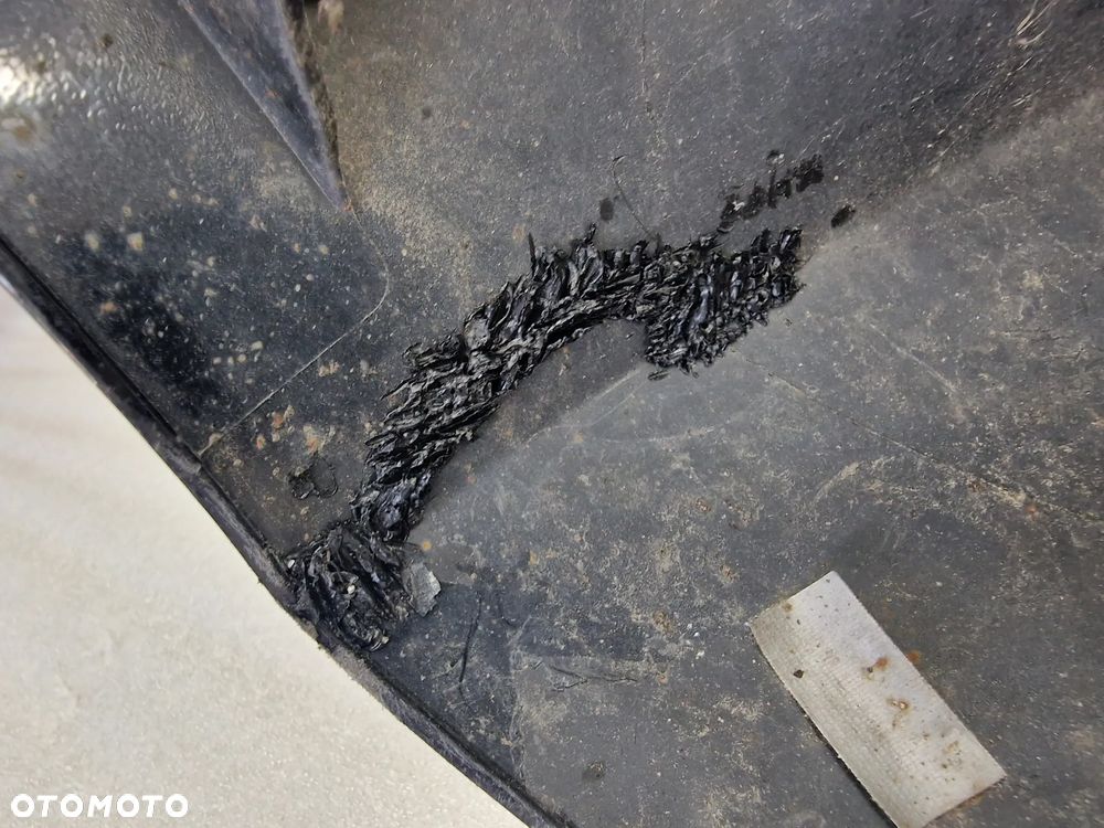 MERCEDES C-KLASSA W205 ZDERZAK PRZEDNI PRZÓD NA 6X PDC , NR A2058850125 , NR AUKCJI NZ1127 - 23