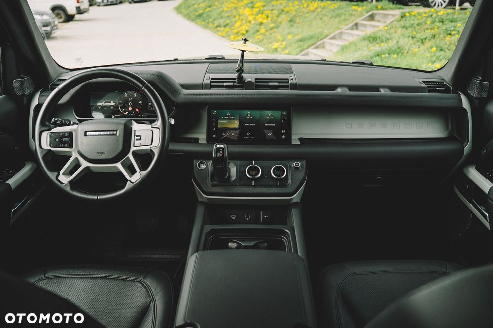 Land Rover Defender 3.0 D300 mHEV SE - 14