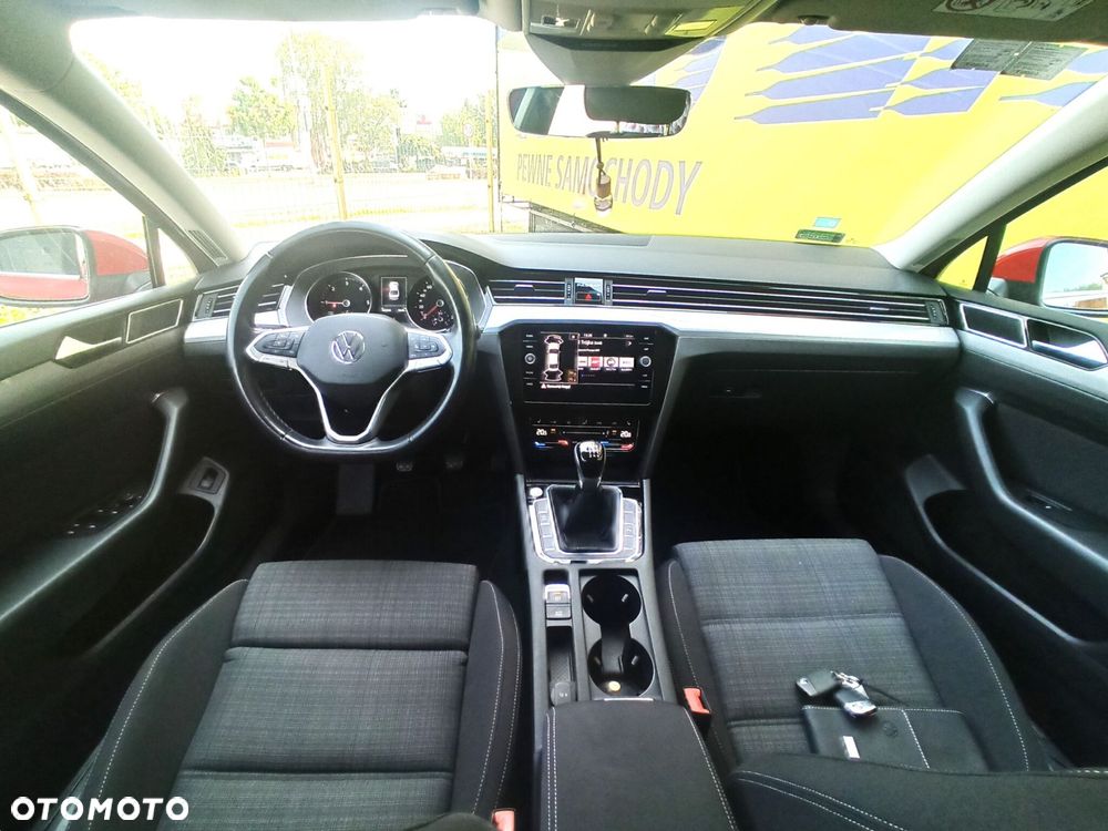 Volkswagen Passat - 12
