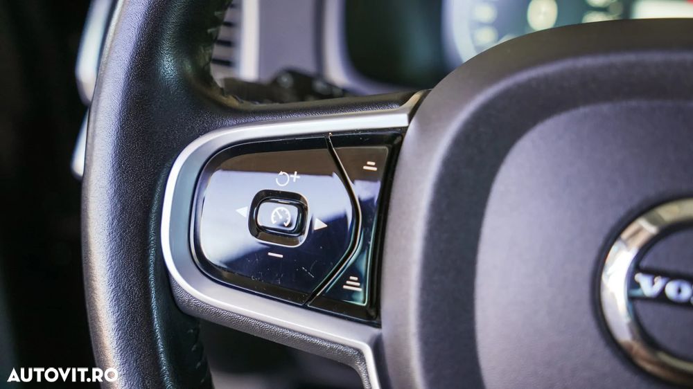 Volvo XC 90 - 22