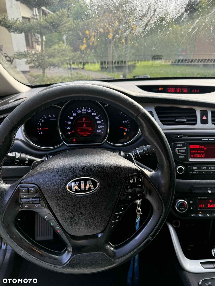 Kia Ceed - 13