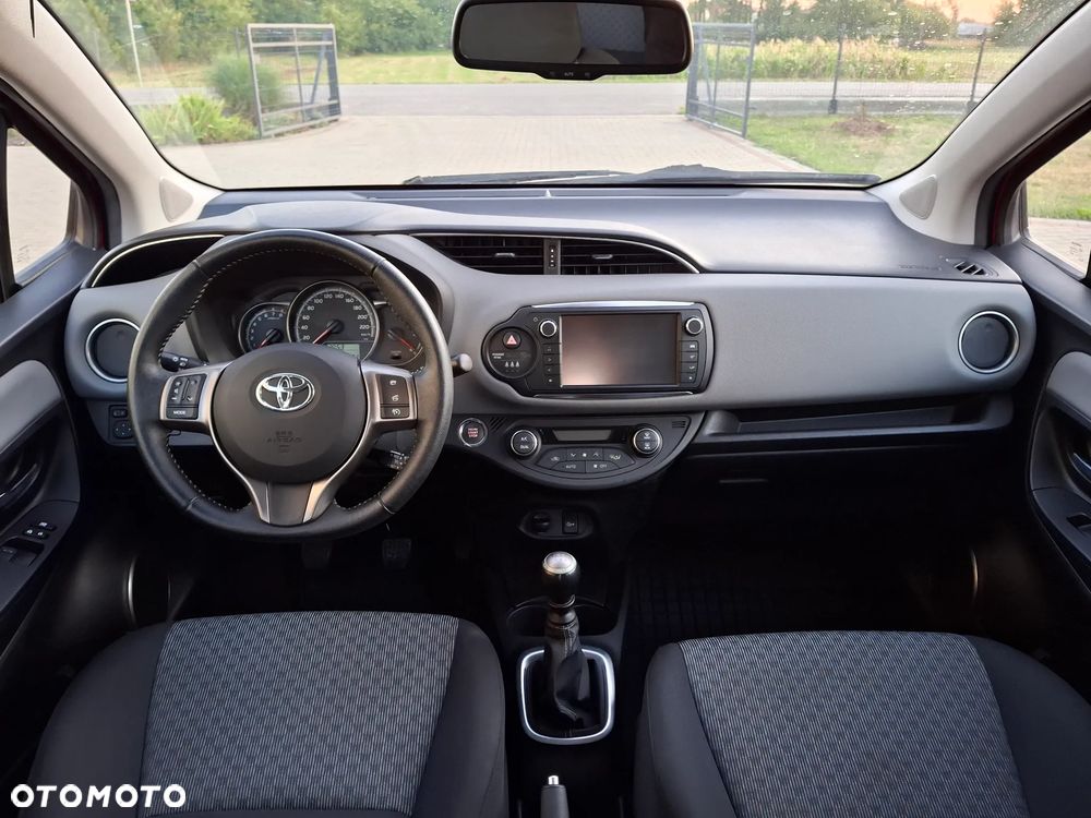 Toyota Yaris 1.33 VVT-i Executive - 26