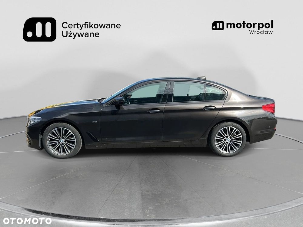 BMW Seria 5 530i GPF xDrive Sport Line sport - 4