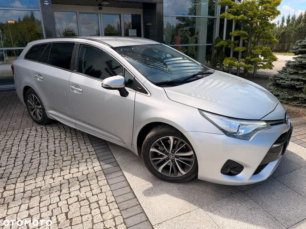 Toyota Avensis 2.0 Prestige MS - 17