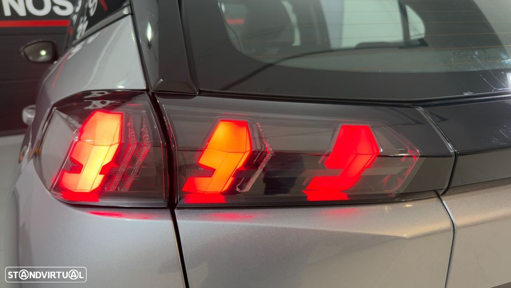 Peugeot 2008 1.2 PureTech Active Pack - 10