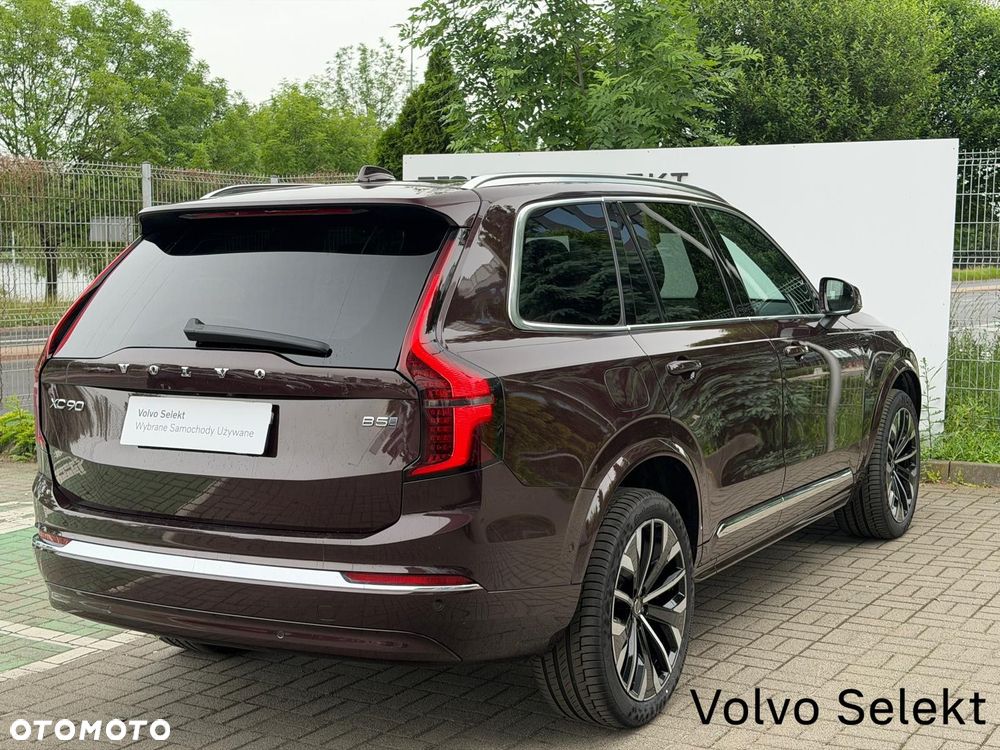 Volvo XC 90 - 9