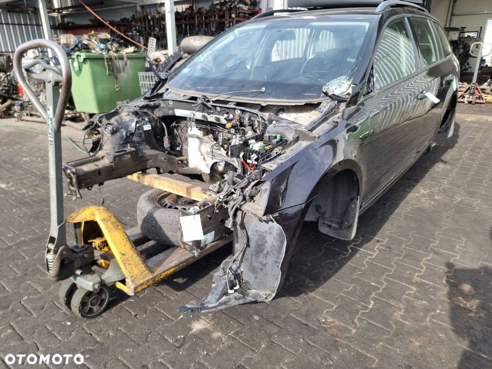 ĆWIARTKA LEWA PRZÓD SKODA OCTAVIA III ĆWIARTKA LEWA PRZÓD SKODA OCTAVIA III CZARNY 1Z KOMBI 2014 PODŁUŻNICA PRZEDNIA - 4