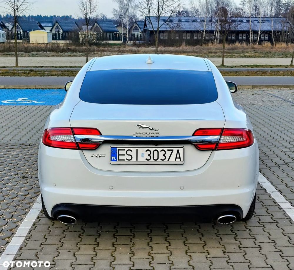 Jaguar XF 2.0 T Premium Luxury - 5