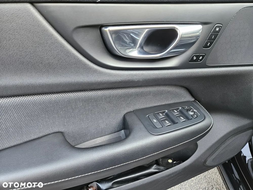 Volvo S60 T4 R-Design - 22