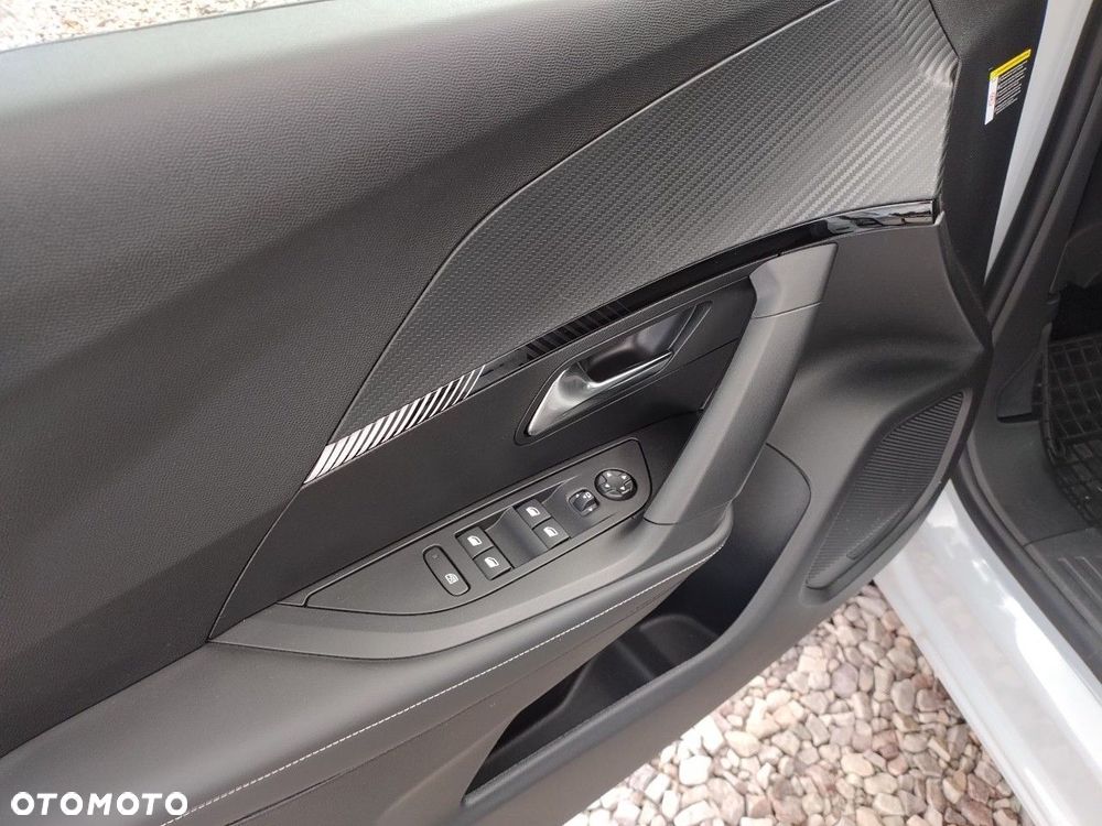 Peugeot 2008 1.2 PureTech Allure S&S EAT8 - 12