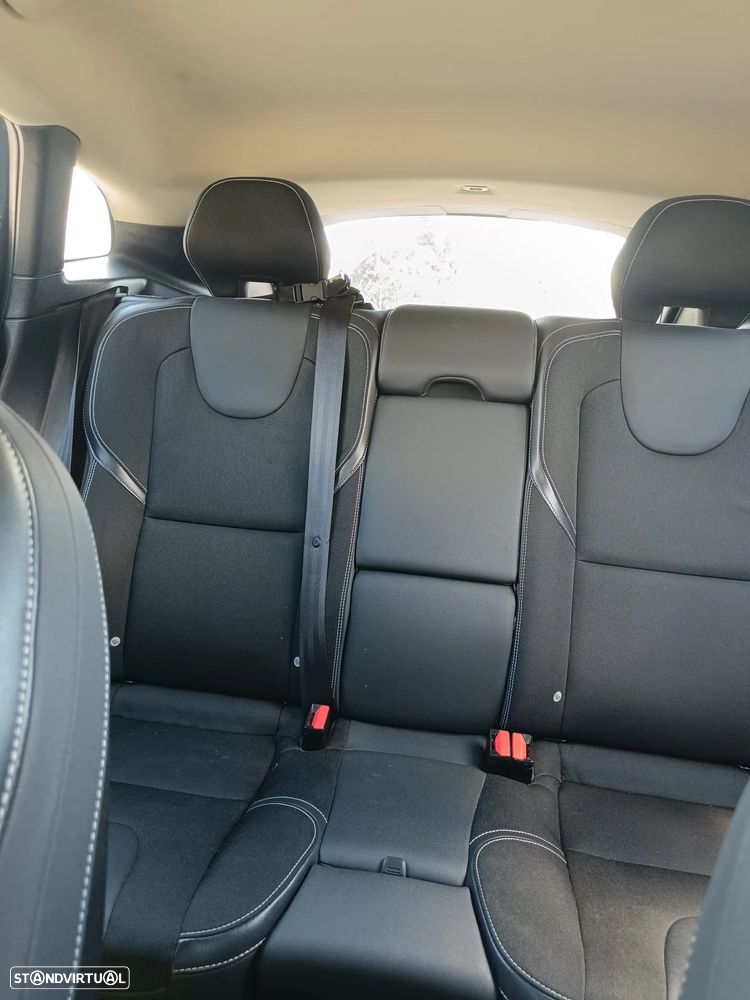 Volvo V40 D2 Momentum - 9