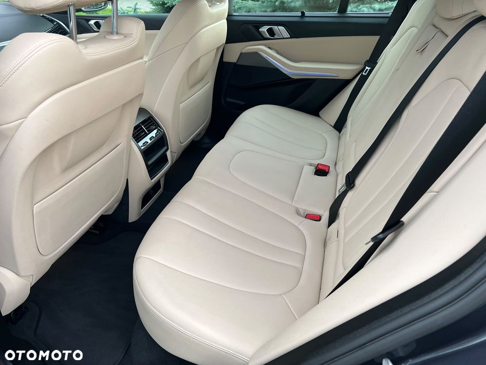 BMW X5 xDrive25d - 33