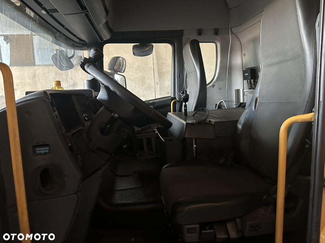 Scania P360 6X2 EURO 6 4 KOMOROWA mozliwa Jedna komora lub sama RAMA - 6