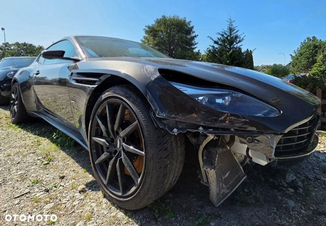 Aston Martin DB11 Launch Edition - 1